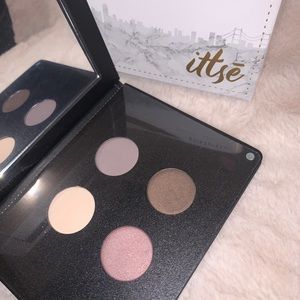 THE VAN NESS MAGNETIC EYESHADOW PALETTE